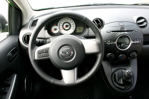 Mazda 2 1.3hp Touring 2008 view 2
