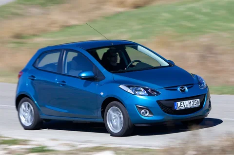 Mazda 2 1.3 TS 2010 view 2