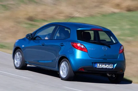 Mazda 2 1.3 TS 2010 view 4