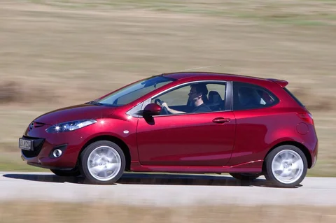 Mazda 2 1.3 TS 2010 view 2