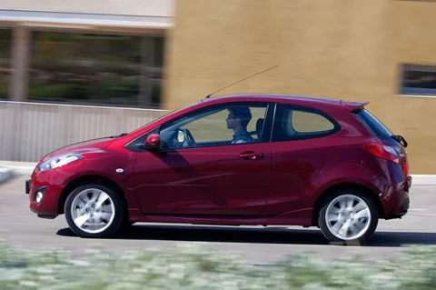 Mazda 2 1.3 TS 2010 view 6