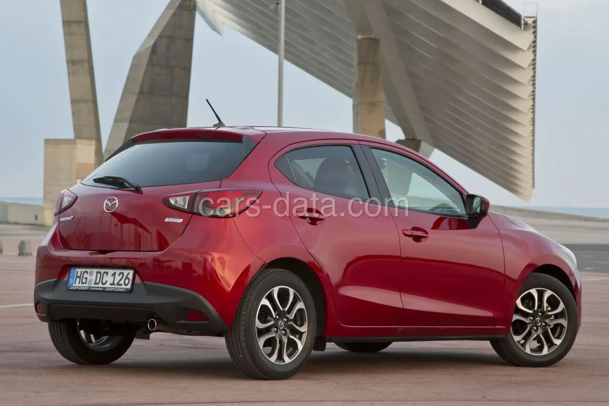 Mazda 2 SkyActiv-D 105 GT-M 2015 front view