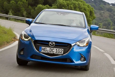 Mazda 2 SkyActiv-D 105 Skylease+ 2016 view 7