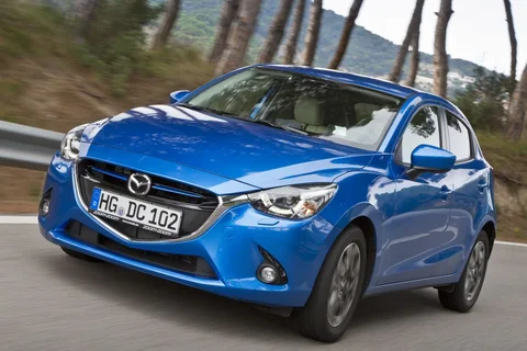 Mazda 2 SkyActiv-D 105 Skylease+ 2016 view 8