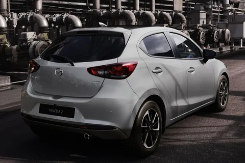 Mazda 2 SkyActiv-G 90 Centre-Line 2023 view 3