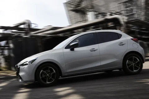 Mazda 2 SkyActiv-G 90 Centre-Line 2023 view 4