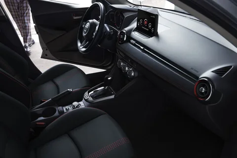 Mazda 2 SkyActiv-G 90 Centre-Line 2023 view 6