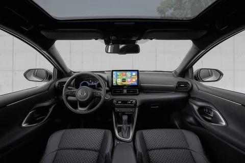 Mazda 2 Hybrid Centre-Line 2023 view 11