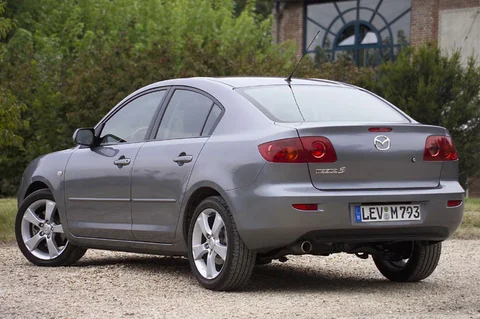 Mazda 3 Sedan 2.0 Active 2003 view 2