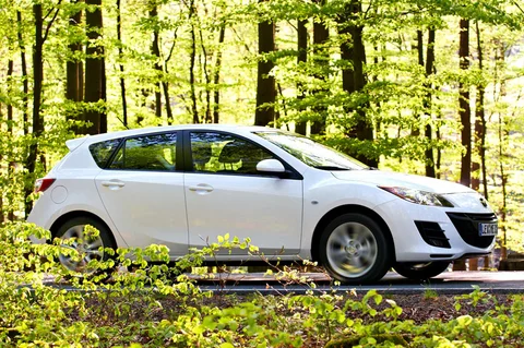 Mazda 3 2.0 i-stop TS+ 2009 view 2