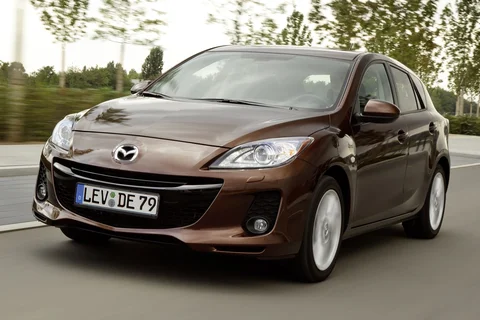 Mazda 3 1.6 CiTD TS+ 2011 view 4