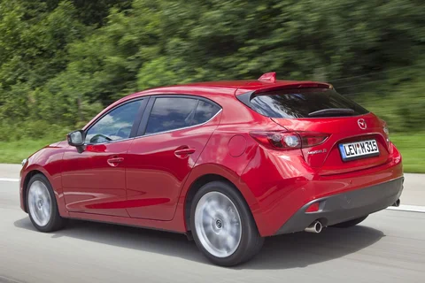 Mazda 3 SkyActiv-G 2.0 120 TS 2013 view 3