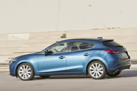 Mazda 3 SkyActiv-G 1.5 100 S 2016 view 5