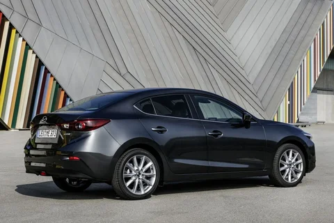 Mazda 3 Sedan SkyActiv-D 2.2 150 GT-M 2016 view 4
