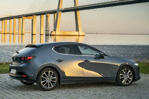 Mazda 3 SkyActiv-X 2.0 180 2019 view 3
