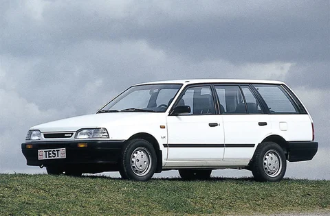 Mazda 323 Estate 1.7 D GLX 1990 view 2