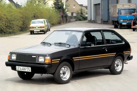 Mazda 323 1.4 SSP 1979 view 4