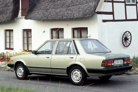 Mazda 323 1.3 DX 1981 view 2