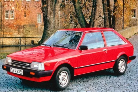 Mazda 323 1.3 DX 1982 view 2