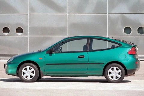 Mazda 323 1.3i LX 1994 view 4