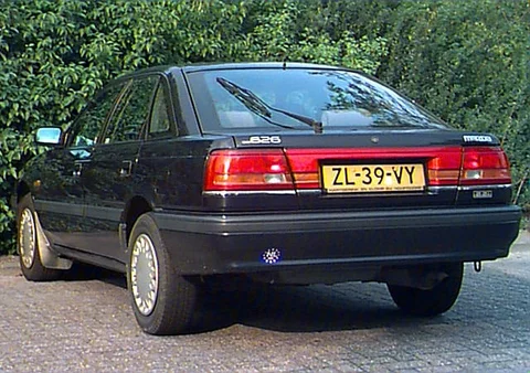 Mazda 626 2.0-12V GLX 1987 view 4