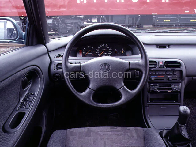 Mazda 626 2.0i GLX 1995 front view