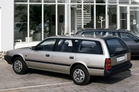 Mazda 626 Wagon 2.0 D GLX 1988 view 2