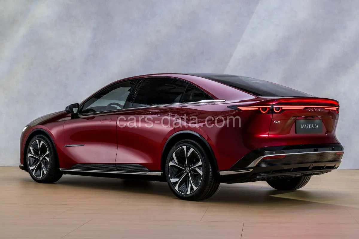 Mazda 6e 245hp 80 kWh Takumi Plus Business Edition 2026 hatchback vista frontal