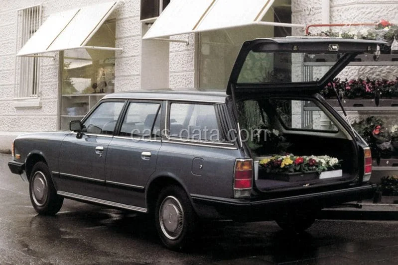 Mazda 929 Estate 2.0 LTD 1982 front view
