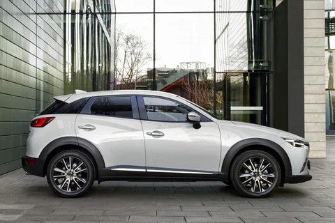 Mazda CX-3 SkyActiv-D 105 GT-M 2015 view 4