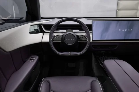 Mazda CX-6e 78 kWh Takumi 2026 view 10