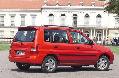 Mazda Demio 1.5 Exclusive 2000 view 8