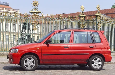 Mazda Demio 1.5 Exclusive 2000 view 2