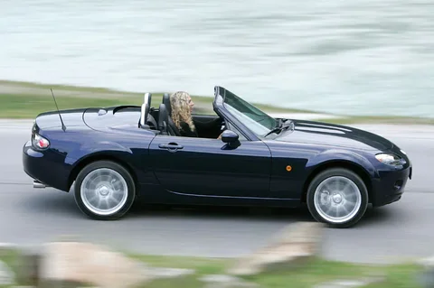 Mazda MX-5 Roadster Coupé 1.8 Executive 2006 view 10