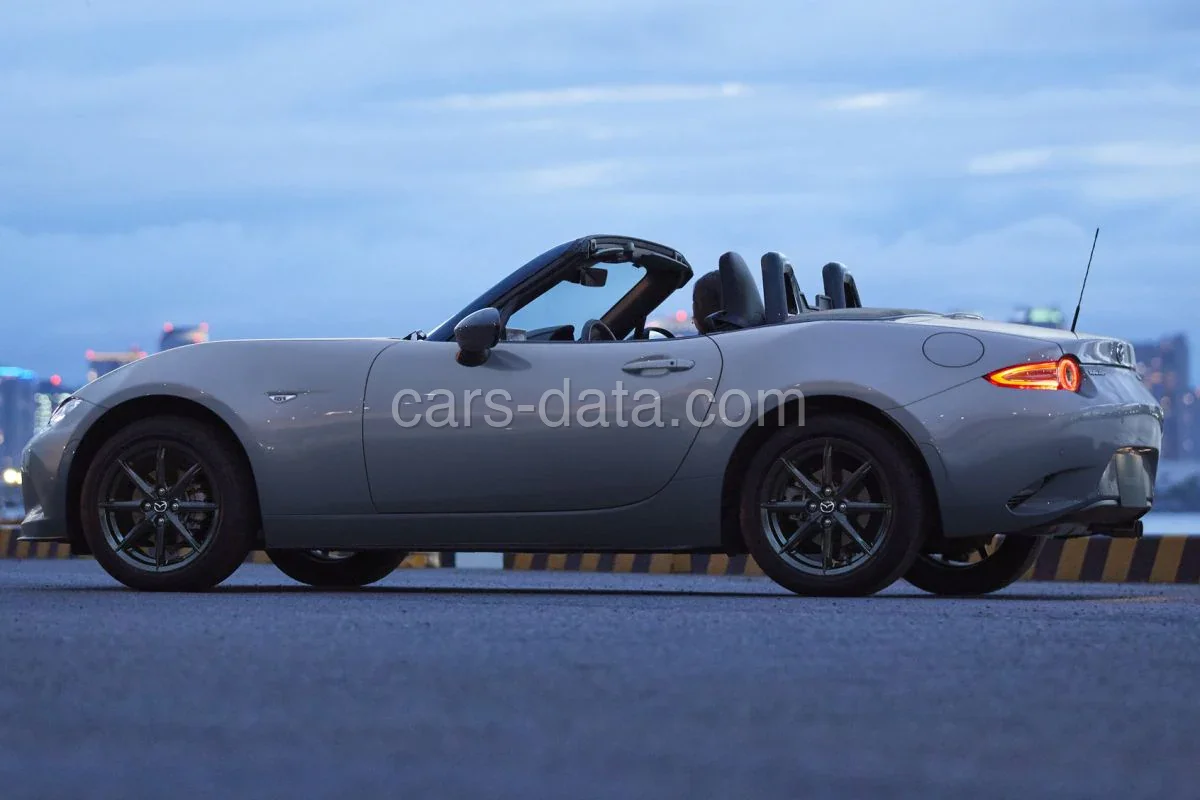 Mazda MX-5 SkyActiv-G 136 Exclusive-Line 2026 cabrio vedere frontală