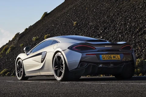 McLaren 570GT 570GT 2016 view 3