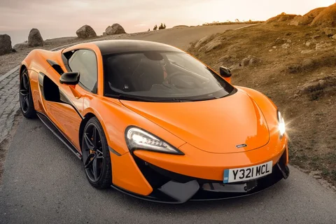 McLaren 600LT 600LT 2018 view 3