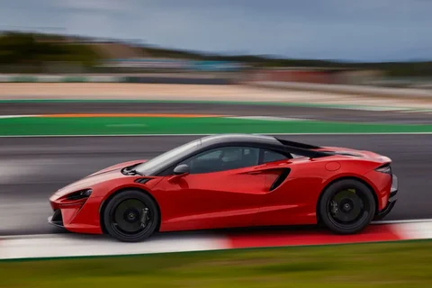McLaren Artura Artura 2022 view 3