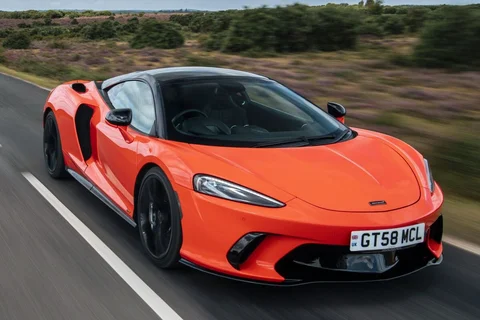 McLaren GTS 2025 купе изглед 10