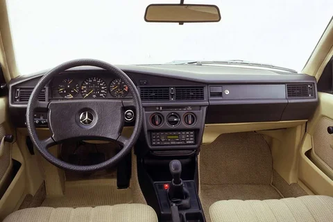 Mercedes-Benz Σειρά 190 190 E 1983 view 1