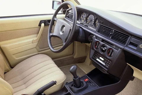 Mercedes-Benz Σειρά 190 190 E 1983 view 7