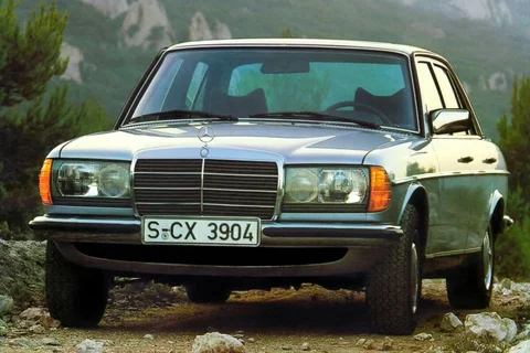 Mercedes-Benz Σειρά 200 280 E 1975 view 2