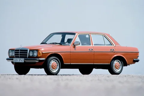 Mercedes-Benz Σειρά 200 280 E 1975 view 3