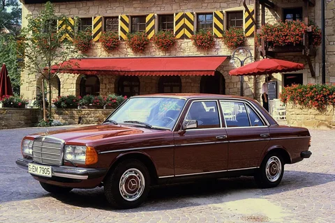 Mercedes-Benz Σειρά 200 280 E 1975 view 4