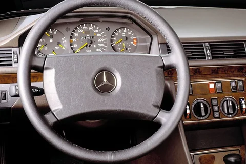 Mercedes-Benz Σειρά 200 200 E 1988 view 3
