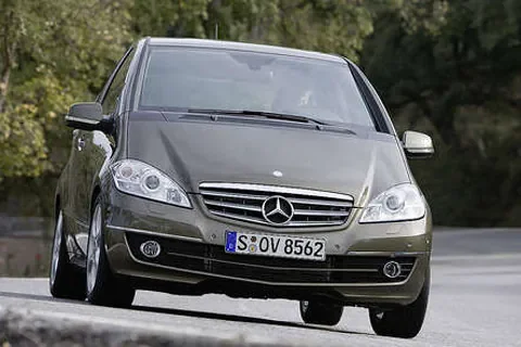 Mercedes-Benz Třída A A 150 BlueEFFICIENCY 2009 view 2