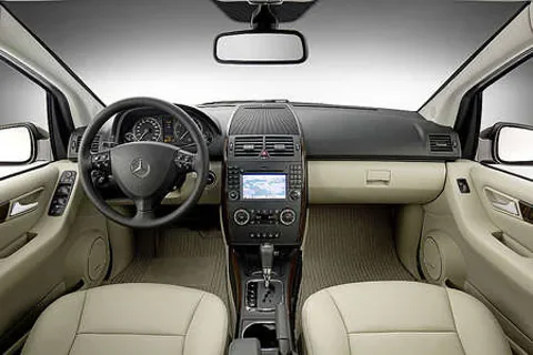Mercedes-Benz Třída A A 150 BlueEFFICIENCY 2009 view 2