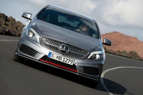 Mercedes-Benz Třída A A 250 2012 view 2