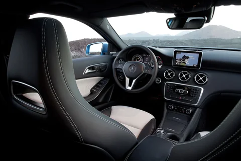 Mercedes-Benz Třída A A 250 2012 view 11