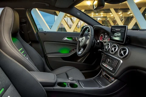 Mercedes-Benz Třída A A 180 BlueEFFICIENCY 2015 view 5